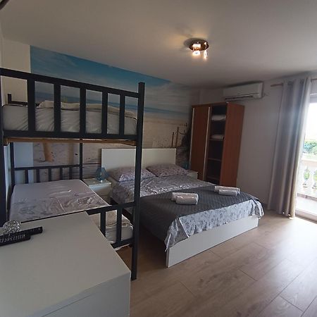 Apartments Jonjic Vodice Bagian luar foto