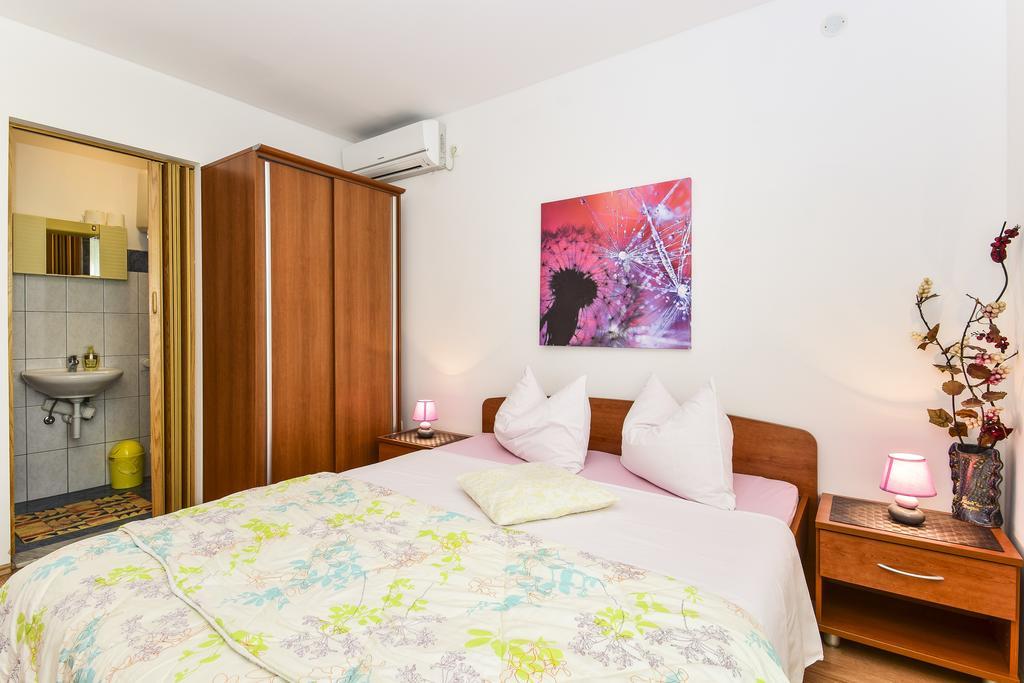 Apartments Jonjic Vodice Bagian luar foto