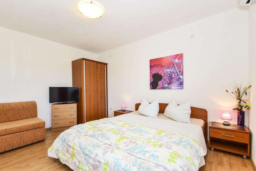 Apartments Jonjic Vodice Bagian luar foto