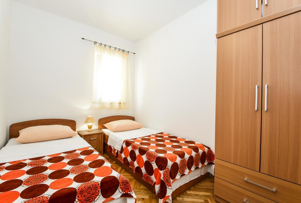Apartments Jonjic Vodice Bagian luar foto