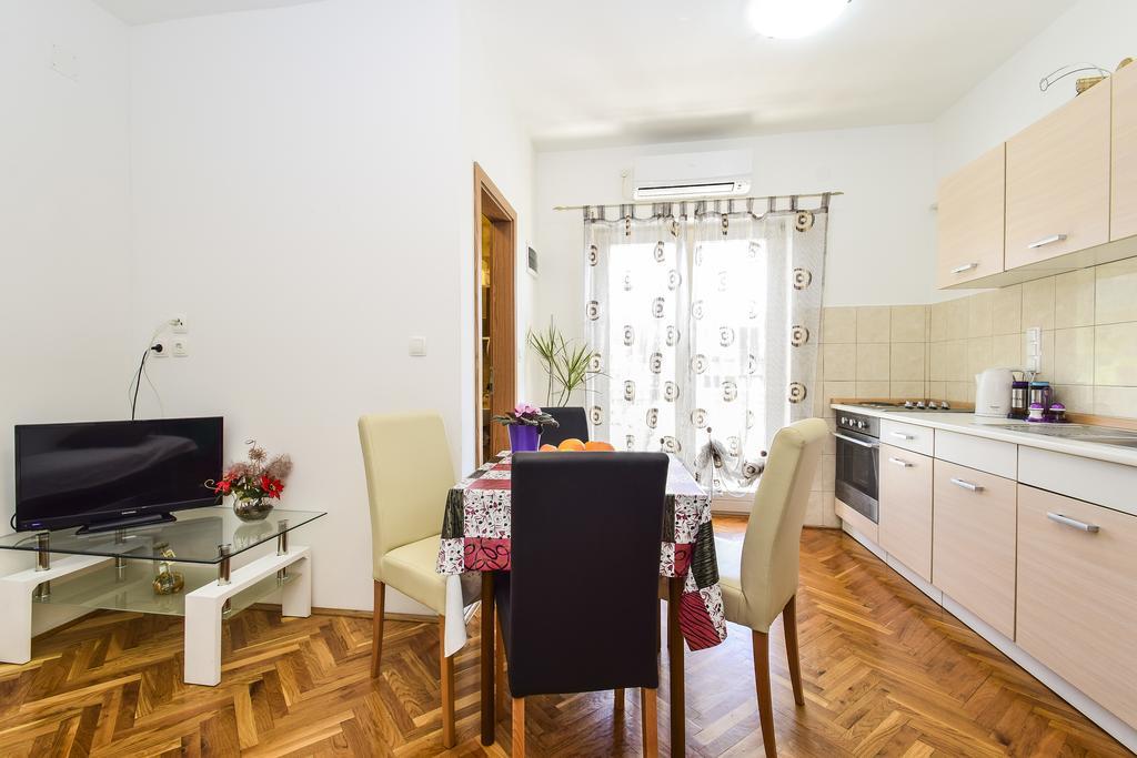 Apartments Jonjic Vodice Bagian luar foto