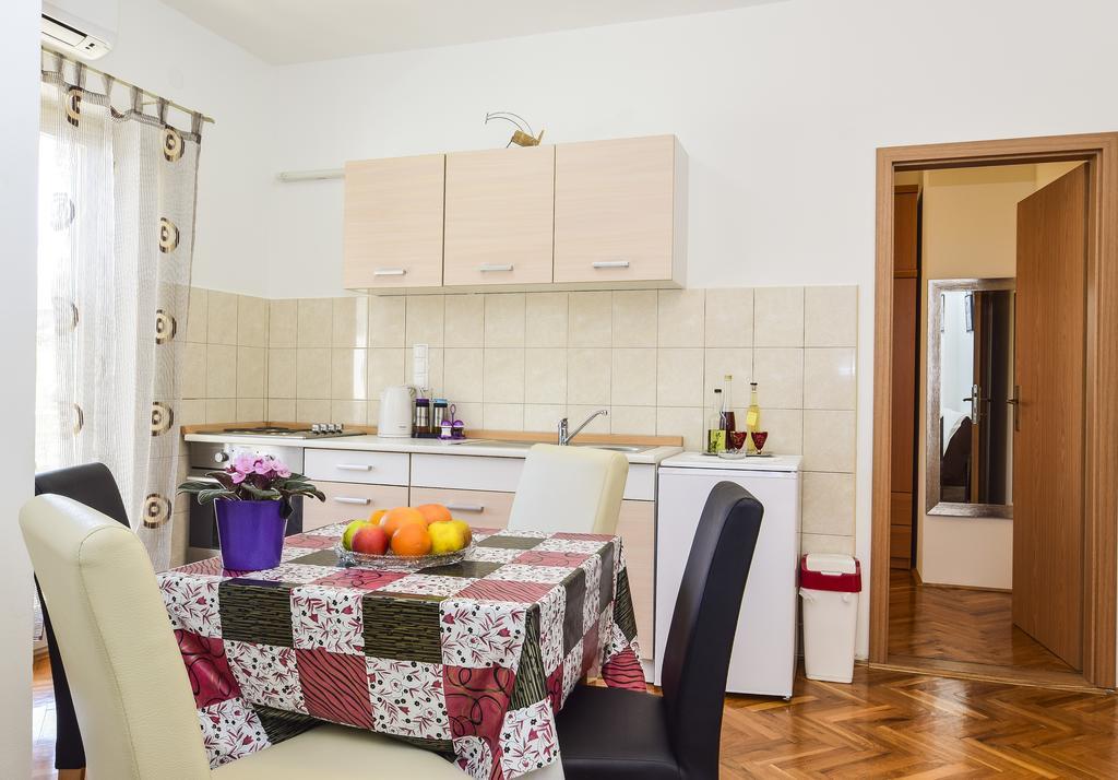 Apartments Jonjic Vodice Bagian luar foto