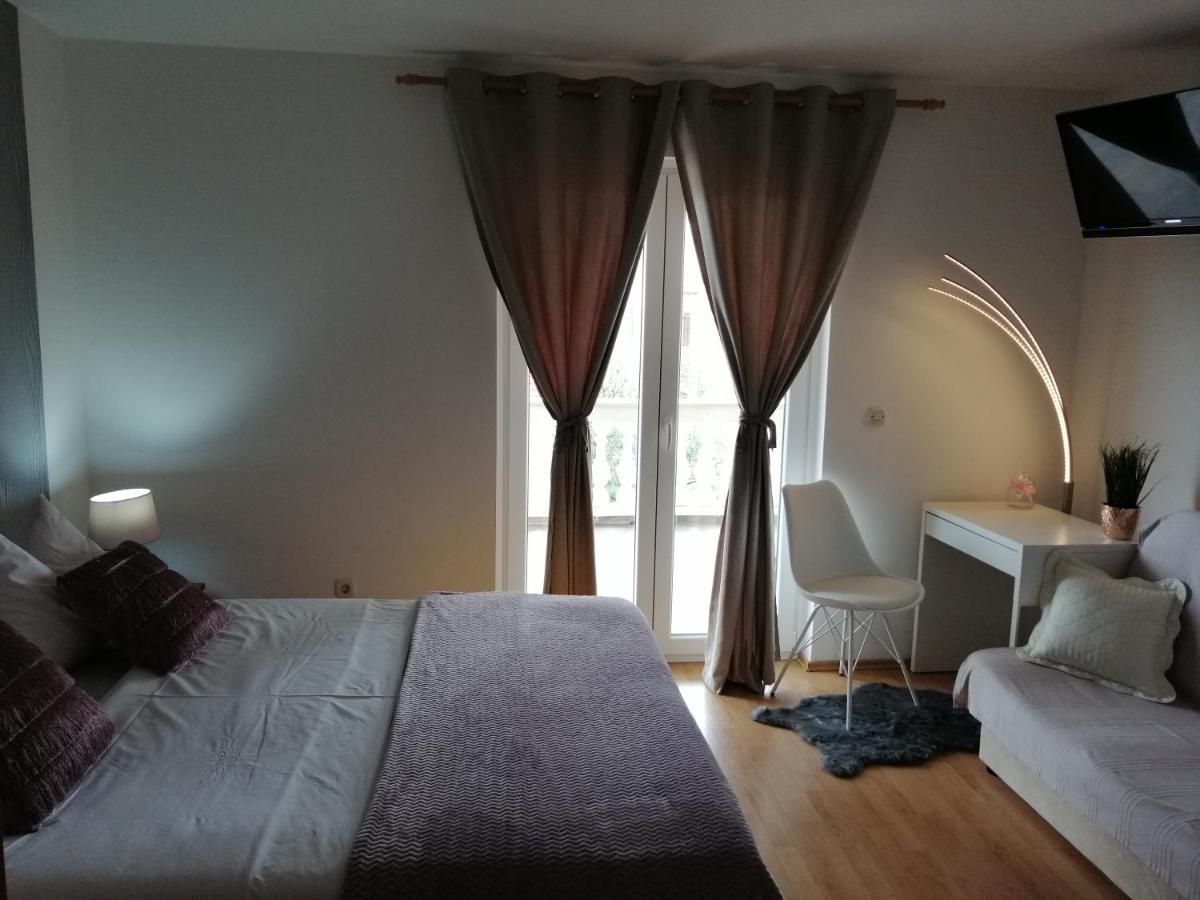 Apartments Jonjic Vodice Bagian luar foto